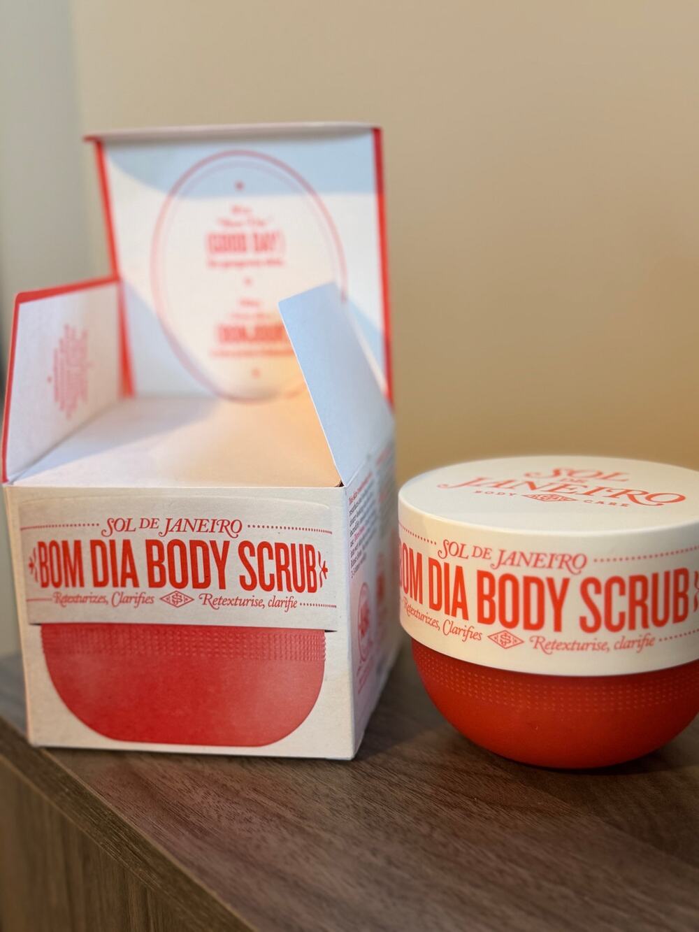 Sol de Janeiro Bom Dia Body Scrub 7.8 oz 220g NEW